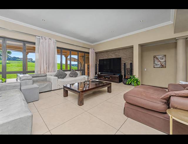 5 BEDROOM FREEHOLD FOR SALE IN BLUE VALLEY GOLF ESTATE